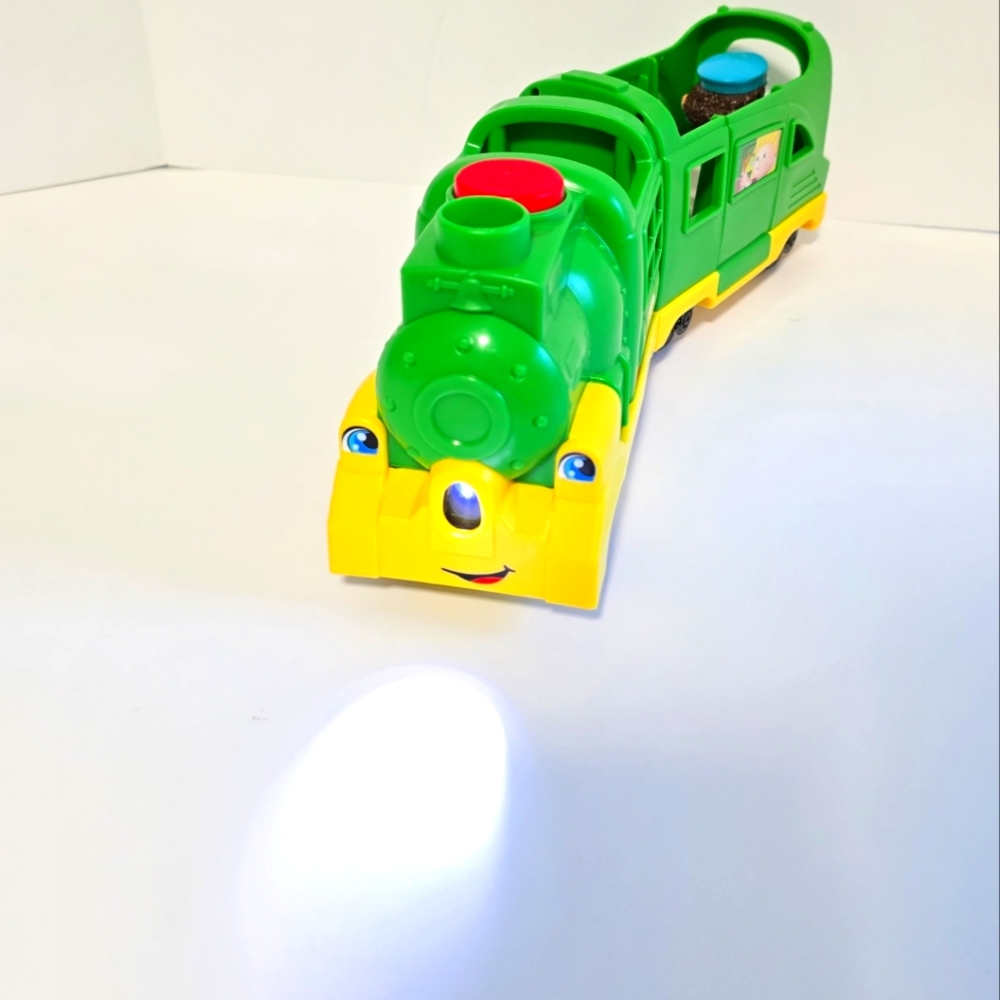 Fisher Price Little People Friendly Green Passenger Train with Sounds & Light - Picture 3 of 17
